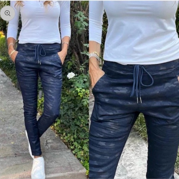 BEVY FLOG Shely Navy Camo Skinny Pants